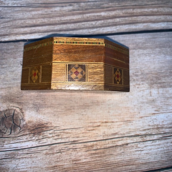 Wood vintage jewelry holder - Picture 3 of 7